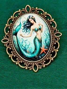 Oval Frame Mermaid Brooch Vintage Style